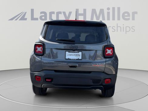 Used 2020 Jeep Renegade Trailhawk AWD/4WD image 4