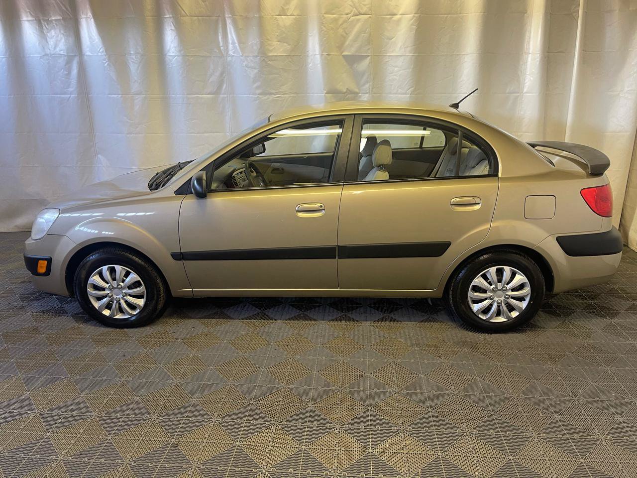 Used 2007 Kia Rio LX FWD image 5
