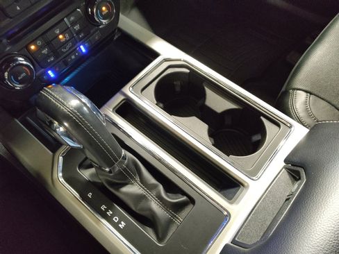 Used 2018 Ford F150 Lariat image 26