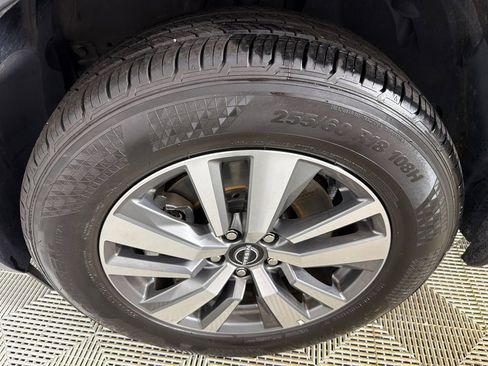 Used 2025 Nissan Pathfinder SL FWD image 12