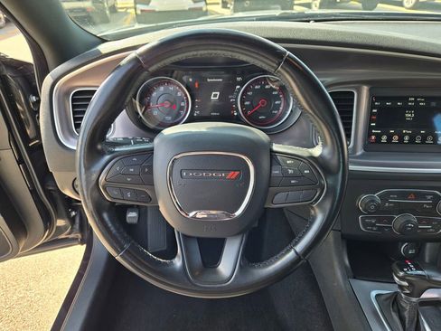 Used 2022 Dodge Charger SXT image 38