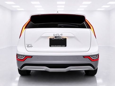 Used 2023 Kia Niro Wave w/ Wave Preserve Package FWD image 8