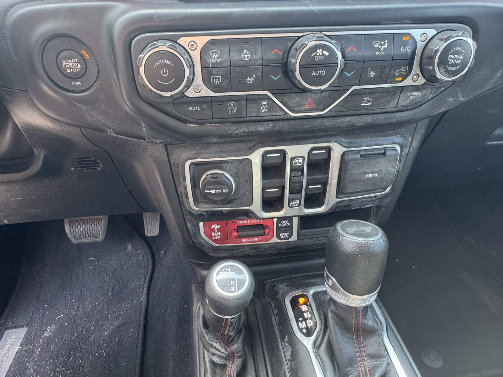 Used 2022 Jeep Wrangler Unlimited Rubicon AWD/4WD image 29