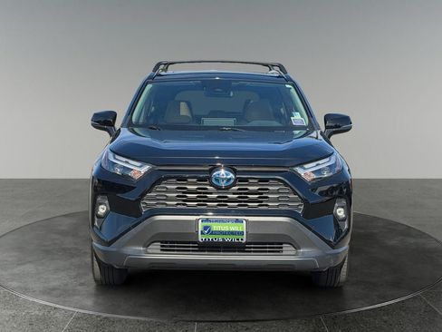 Used 2023 Toyota RAV4 XLE Premium AWD/4WD image 2