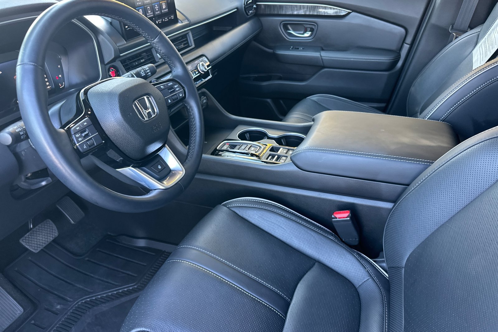 Used 2025 Honda Pilot Elite image 10