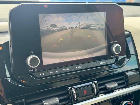 Certified 2022 Nissan Pathfinder SV image 28