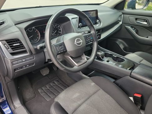 Used 2025 Nissan Rogue SV FWD image 15