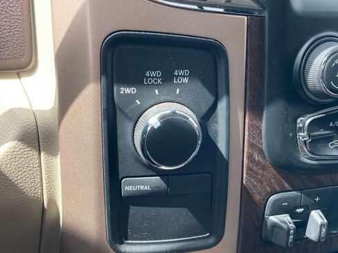 Used 2016 RAM 2500 Longhorn w/ Convenience Group AWD/4WD image 19