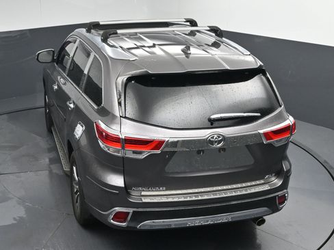 Used 2019 Toyota Highlander XLE image 28