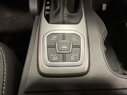 New 2026 Nissan Frontier SV AWD/4WD image 17