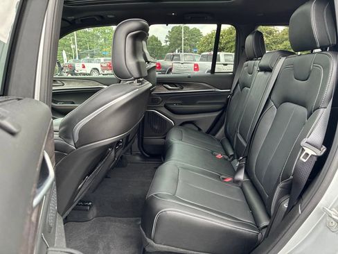 New 2025 Jeep Grand Cherokee Overland w/ Luxury Tech Group IV image 15