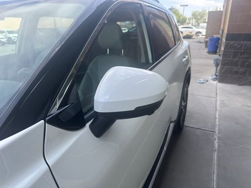 Used 2023 Nissan Rogue SL image 11