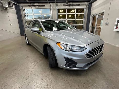 Used 2020 Ford Fusion SE image 7