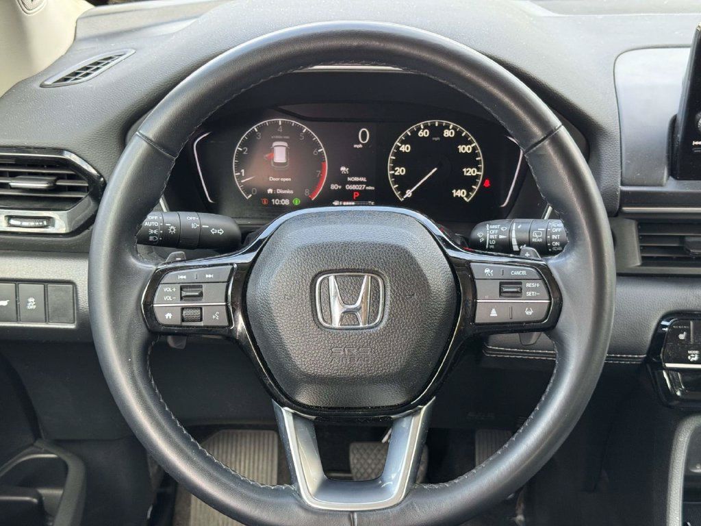 Used 2024 Honda Pilot Touring image 11