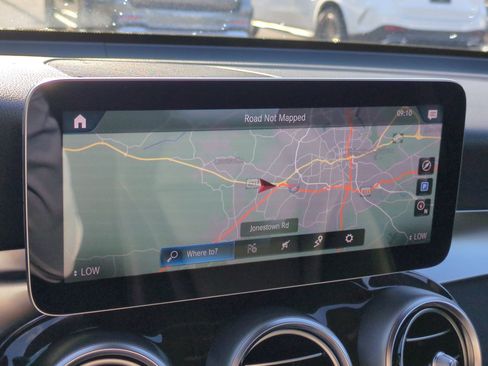 Used 2020 Mercedes-Benz GLC 300 4MATIC image 25