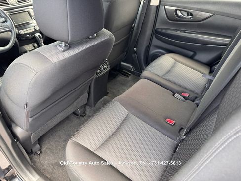 Used 2019 Nissan Rogue SV w/ Premium Package FWD image 14