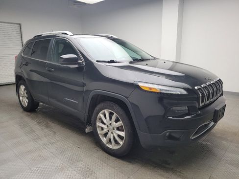 Used 2016 Jeep Cherokee Limited w/ Luxury Group AWD/4WD image 11