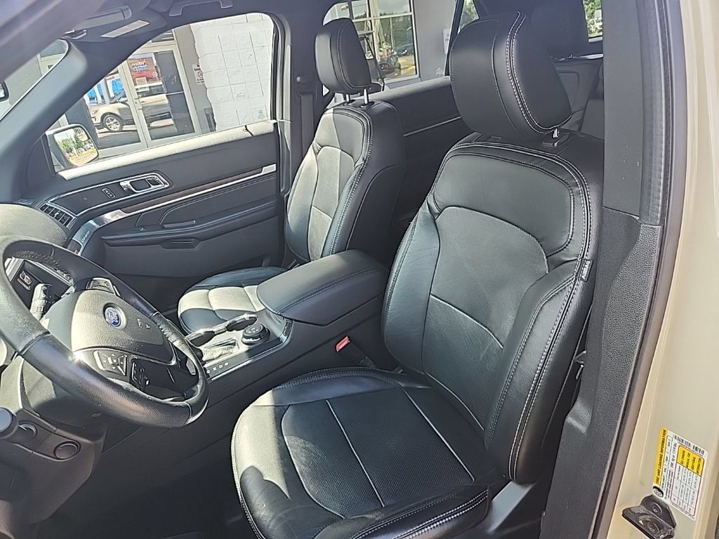 Used 2018 Ford Explorer Limited AWD/4WD image 14