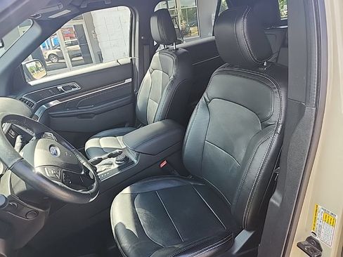 Used 2018 Ford Explorer Limited AWD/4WD image 14