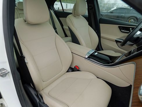 Used 2022 Mercedes-Benz C 300 4MATIC Sedan w/ Pinnacle Trim Package image 39