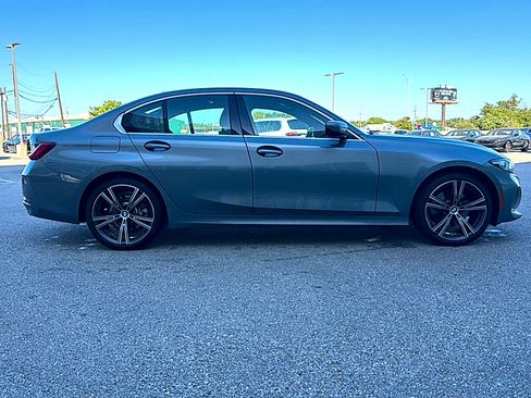 Used 2024 BMW 330i Sedan w/ Premium Package RWD image 5