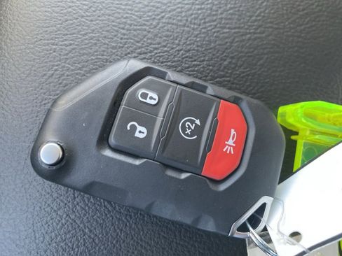 New 2026 Jeep Gladiator Sport AWD/4WD image 43