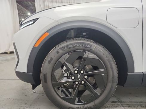 New 2026 Chevrolet Equinox EV LT image 20