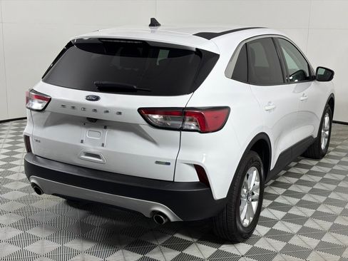 Used 2020 Ford Escape SE image 5
