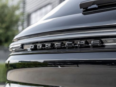 Certified 2025 Porsche Cayenne E-Hybrid AWD/4WD image 15