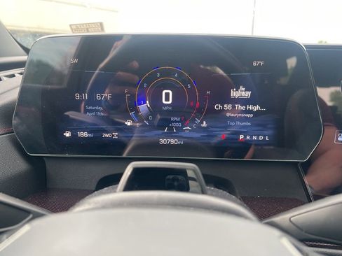 Used 2024 Chevrolet Traverse RS image 13