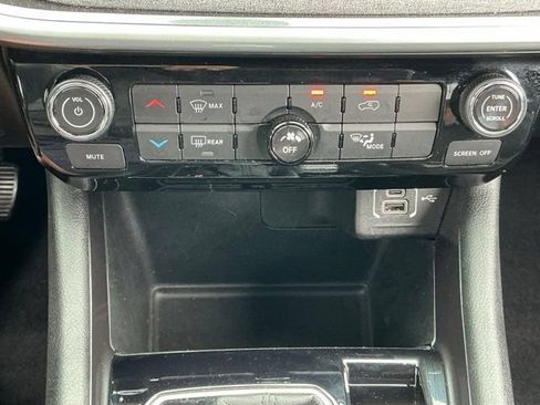Used 2024 Jeep Compass Latitude AWD/4WD image 27