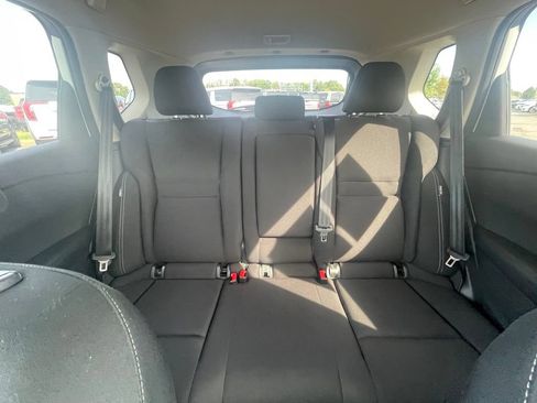Used 2024 Nissan Rogue S AWD/4WD image 20
