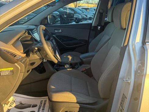 Used 2017 Hyundai Santa Fe SE w/ Cargo Package image 10