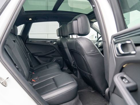 Certified 2025 Porsche Macan image 26