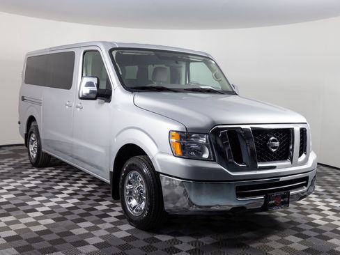 Used 2019 Nissan NV 3500 SV w/ Navigation Package image 11