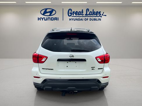 Used 2018 Nissan Pathfinder SL w/ Midnight Edition Package AWD/4WD image 4