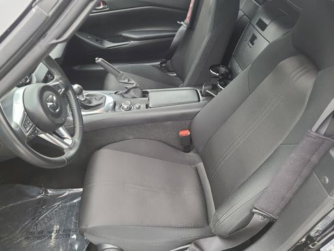 Used 2021 MAZDA MX-5 Miata Sport image 11