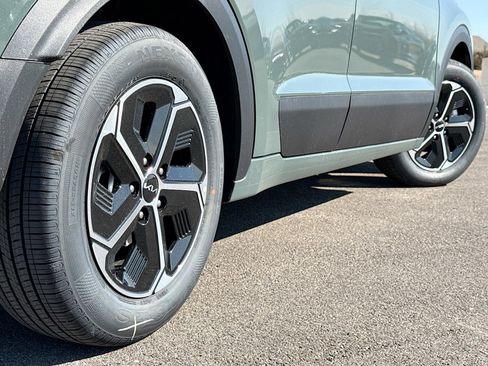 New 2026 Kia Niro EX image 13