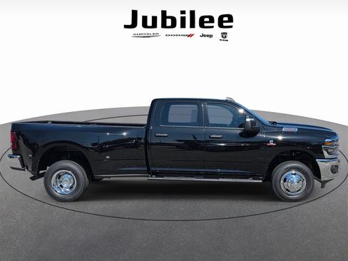 New 2026 RAM 3500 Tradesman AWD/4WD image 40