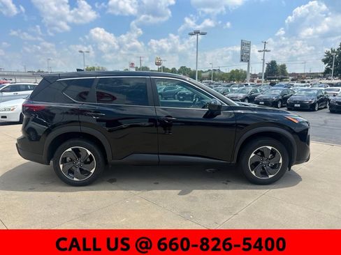 Used 2025 Nissan Rogue SV FWD image 5