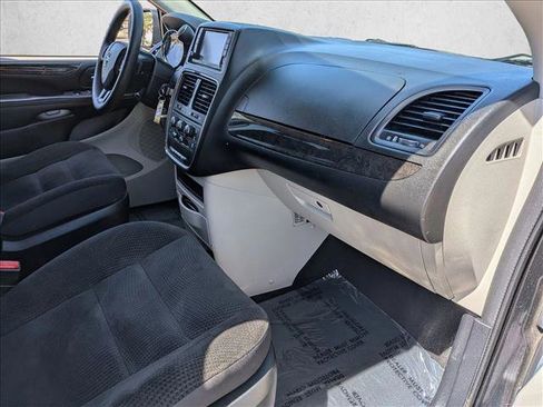 Used 2018 Dodge Grand Caravan SE w/ UConnect Hands-Free Group FWD image 27
