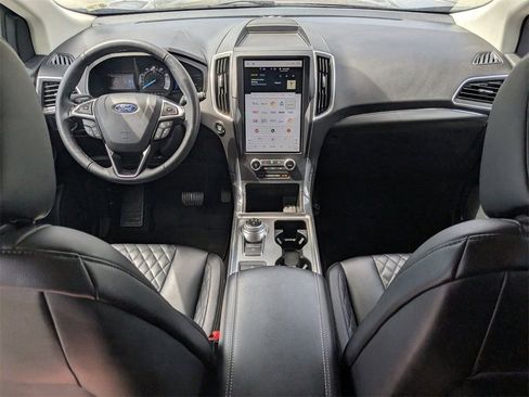 Used 2024 Ford Edge Titanium image 35