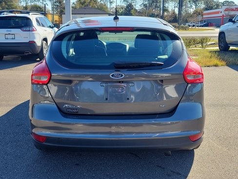 Used 2016 Ford Focus SE image 5