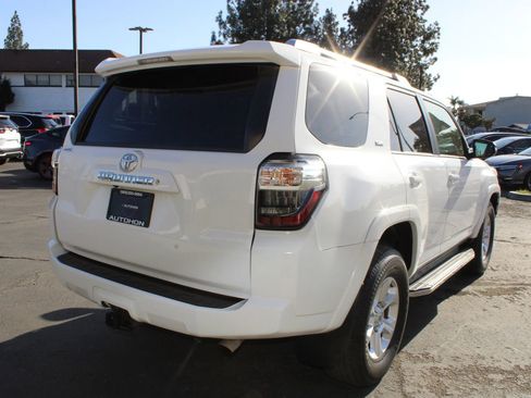 Used 2014 Toyota 4Runner SR5 Premium image 9