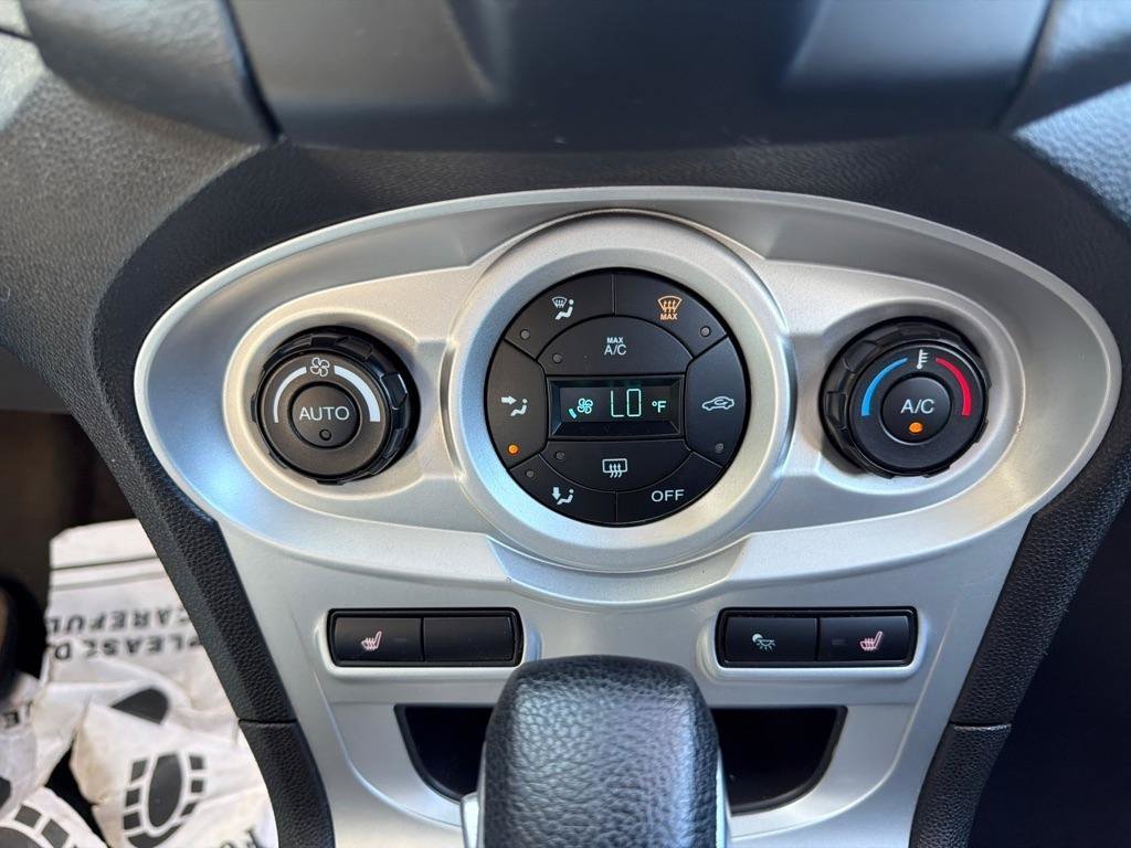 Used 2016 Ford Fiesta SE w/ Cold Weather Package FWD image 17