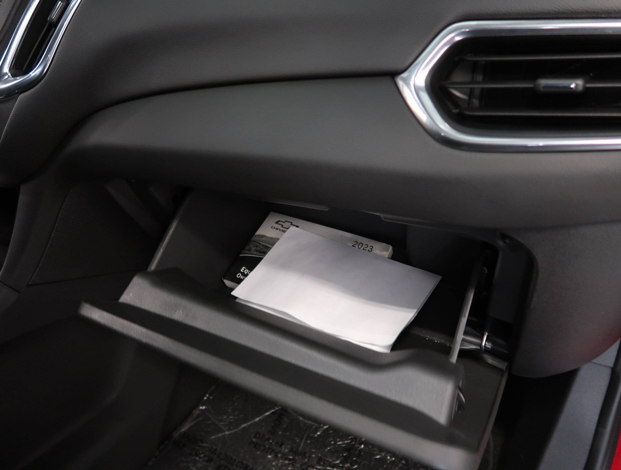 Used 2023 Chevrolet Equinox LT FWD image 43