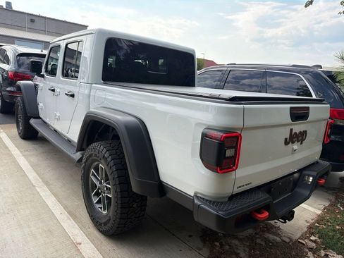 Used 2025 Jeep Gladiator Mojave w/ Convenience Group AWD/4WD image 4