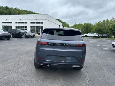 Used 2024 Land Rover Range Rover Sport Dynamic SE AWD/4WD image 4