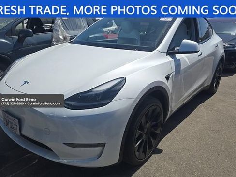 Used 2024 Tesla Model Y Long Range AWD/4WD image 2