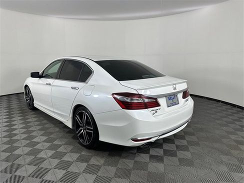Used 2017 Honda Accord Sport Special Edition image 4